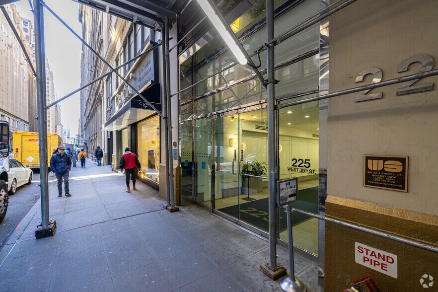 More Photos Of 225 W 39th St, New York Loft Creative Space For Lease