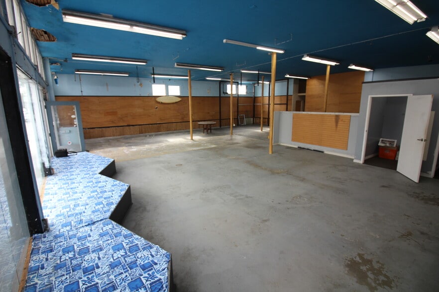 More Photos Of 3780 Mission Blvd, San Diego General Retail For Lease