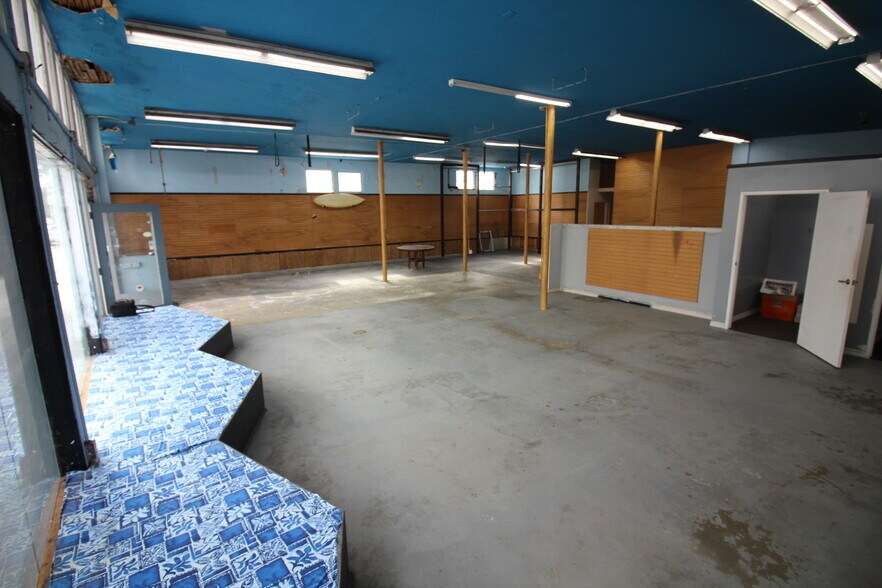 More Photos Of 3780 Mission Blvd, San Diego General Retail For Lease