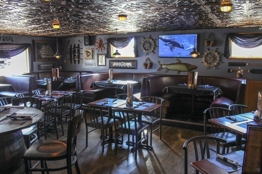 More Photos Of 6558 Lake Shore Rd, Derby Restaurant For Sale