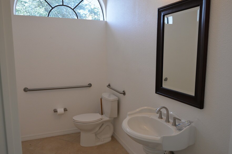 More Photos Of 8028 Spring Hill Dr, Spring Hill Coworking Space