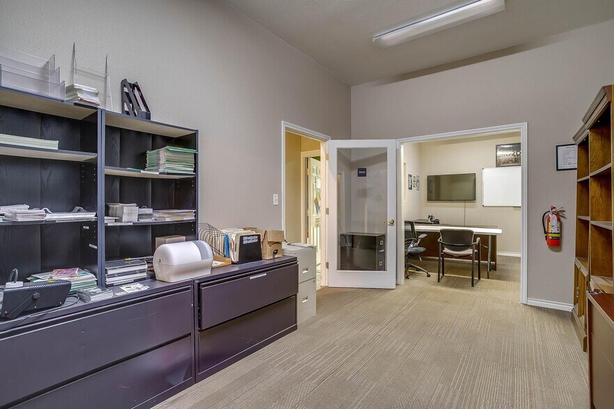 More Photos Of 110 Gotcher Ave, Lake Dallas Warehouse For Sale