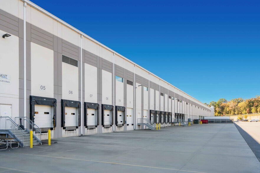 More Photos Of 10137 Horton Rd, Charlotte Distribution For Lease