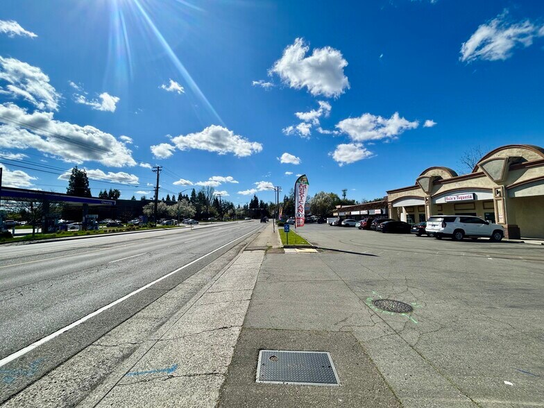 More Photos Of 4445-4447 Auburn Blvd, Sacramento Storefront For Lease