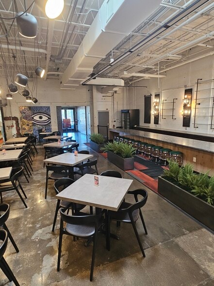 More Photos Of 2606 Fairfield Ave S, Saint Petersburg Light Manufacturing For Lease