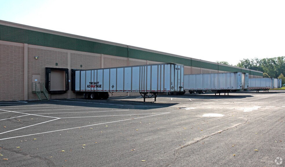 More Photos Of 2444 Enterprise Dr, Mendota Heights Warehouse For Lease