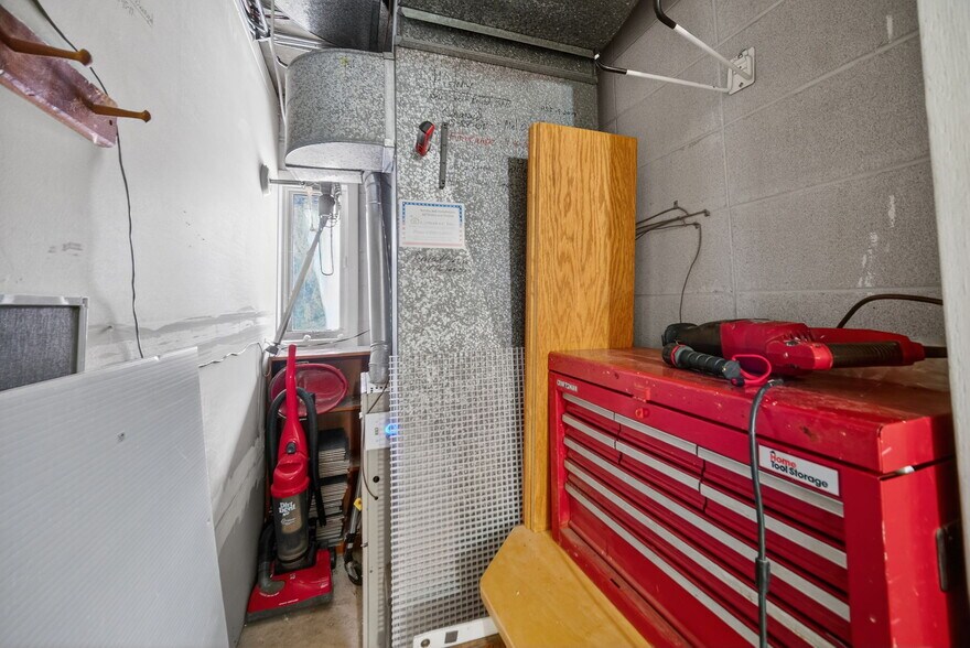 More Photos Of 0S165 Church St, Winfield Office For Sale