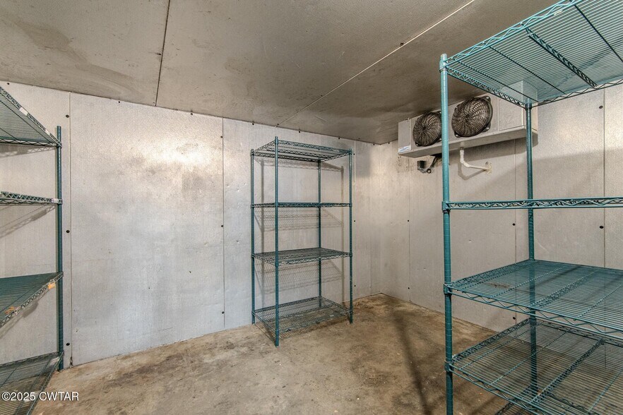 More Photos Of 225 N Front St, Halls General Retail For Sale