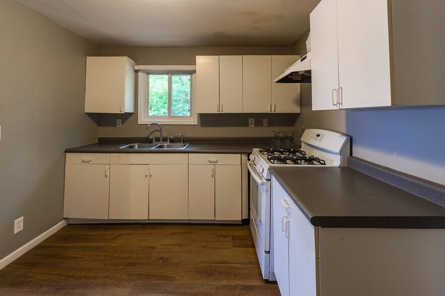 More Photos Of 117 Nippersink Rd, Fox Lake Apartments For Sale