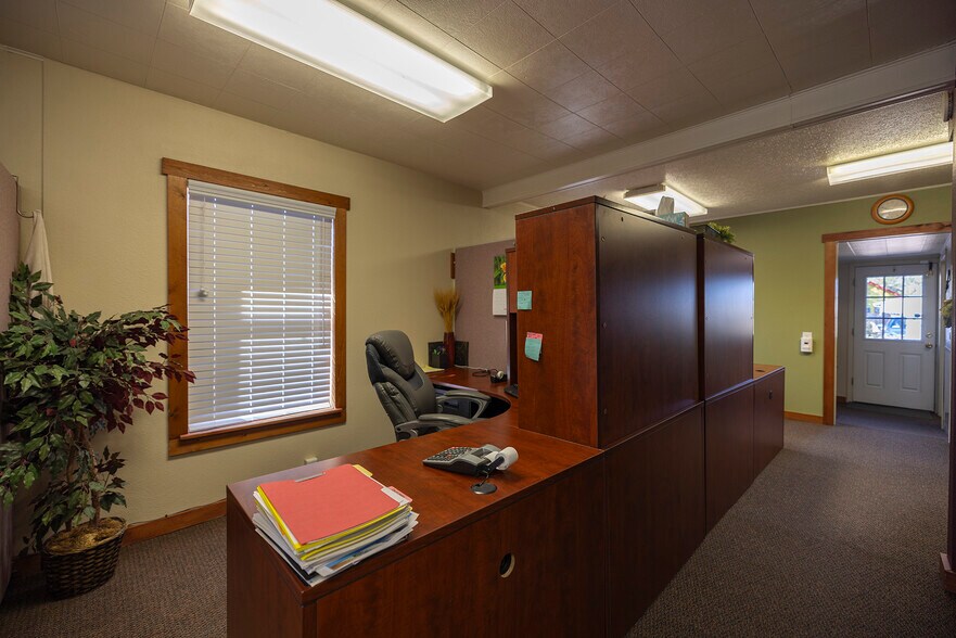 More Photos Of 509 S 4th Ave, Brighton Office For Sale