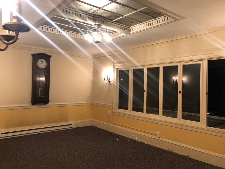 More Photos Of 7 N Kennedy St, Mcadoo Bank For Sale