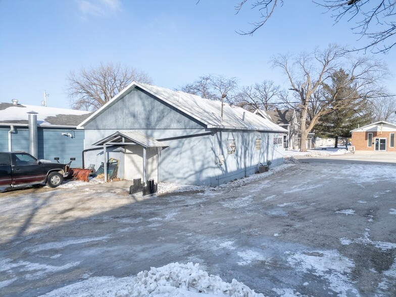 More Photos Of 1004 5th Ave, Charles City Specialty For Sale