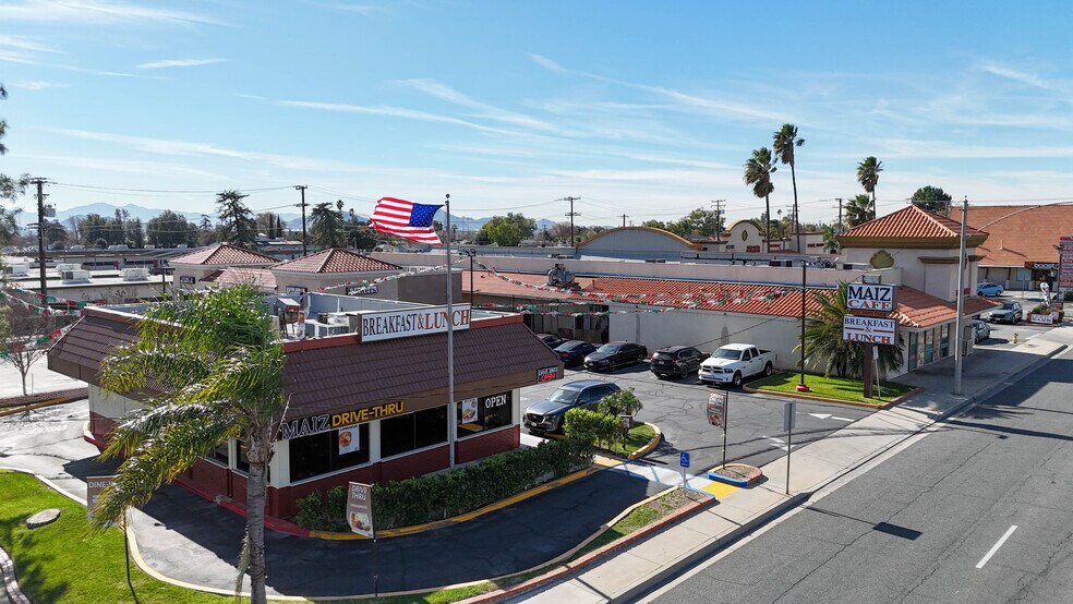 More Photos Of 201 W Foothill Blvd, Rialto Fast Food For Sale