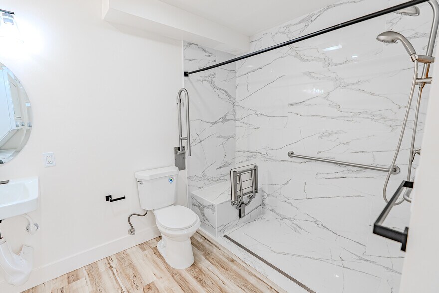 More Photos Of 2519 Columbia St, San Diego Apartments For Sale