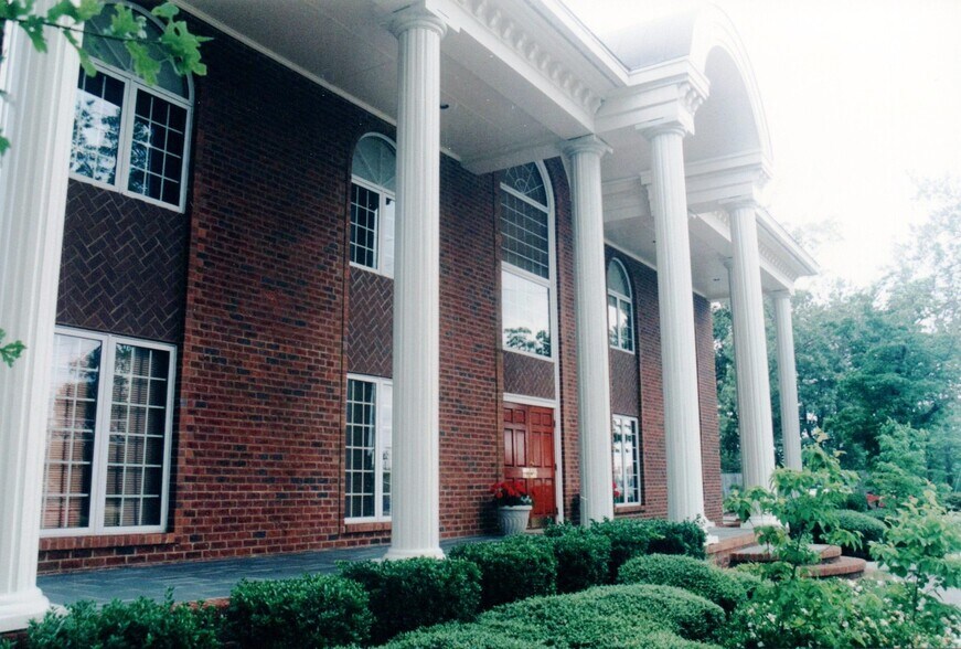 More Photos Of 997 S Mcpherson Church Rd, Fayetteville Medical For Lease