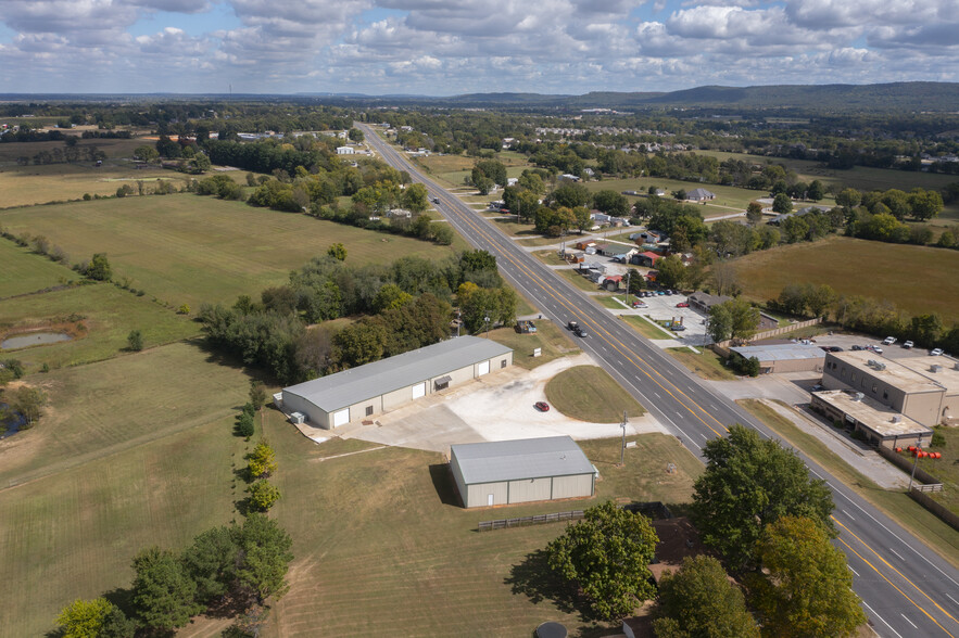 Primary Photo Of 2594 E Heritage Pkwy, Farmington Warehouse For Lease