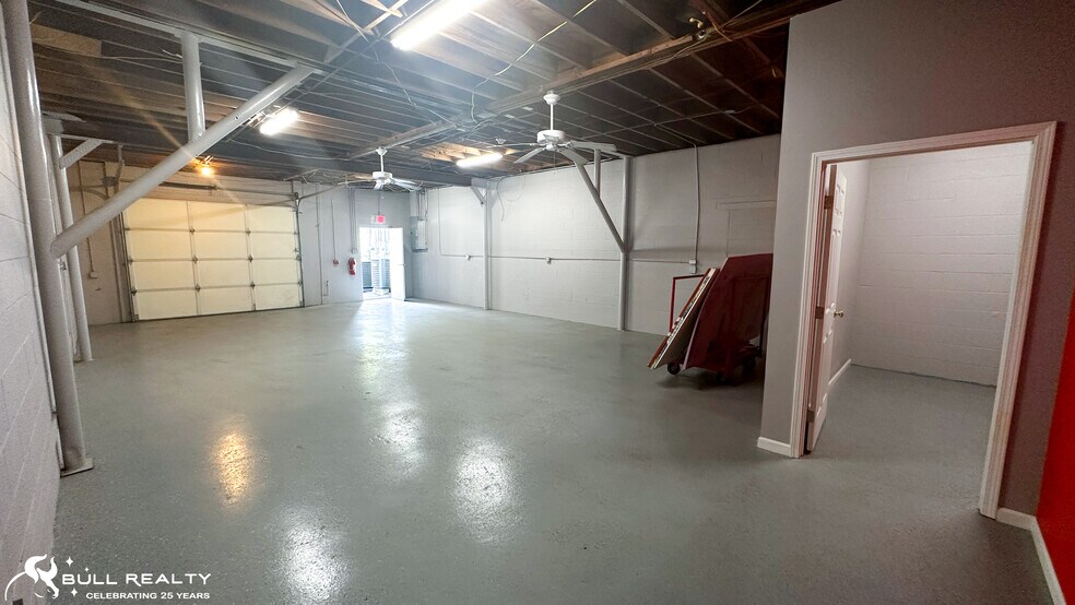 More Photos Of 99 Bay St, Fairburn Light Manufacturing For Sale