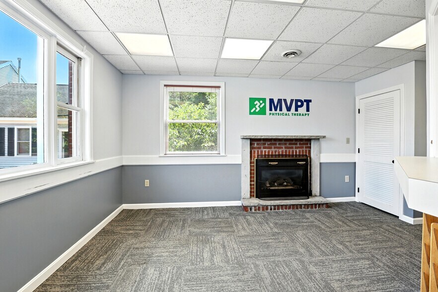 More Photos Of 40 S River Rd, Bedford Medical For Sale