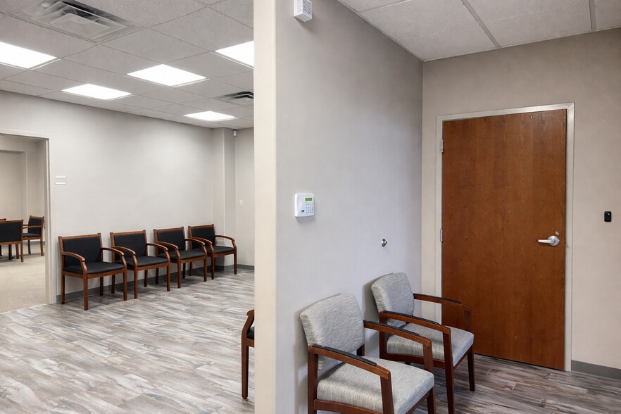 More Photos Of 37 Sandstone Cir, Jackson Medical For Lease