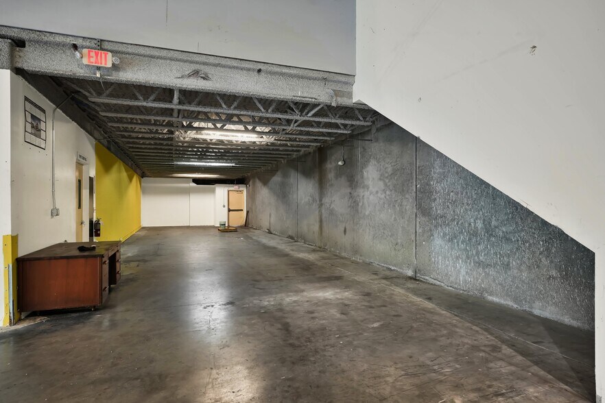 More Photos Of 917 NW 31st Ave, Pompano Beach Service For Sale