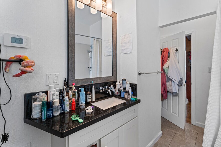 More Photos Of 74 Pearl St, Oakland Apartments For Sale