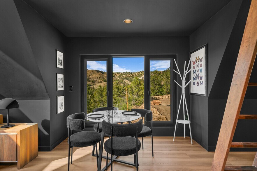 More Photos Of 360 Overlook ln, Glendale Specialty For Sale