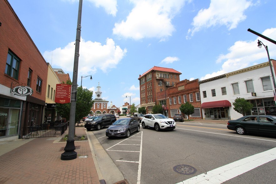 More Photos Of 124 Gillespie St, Fayetteville Office For Lease