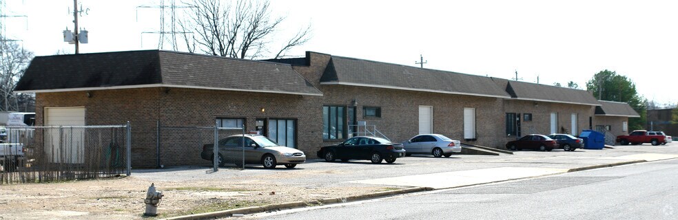 More Photos Of 1676-1710 Barcrest Dr, Memphis Distribution For Lease