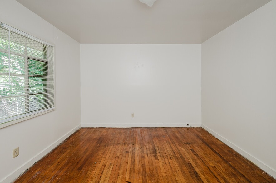 More Photos Of , Birmingham Multifamily For Sale
