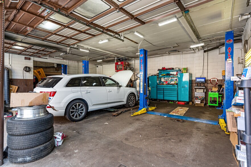 More Photos Of , Broomall Flex For Sale