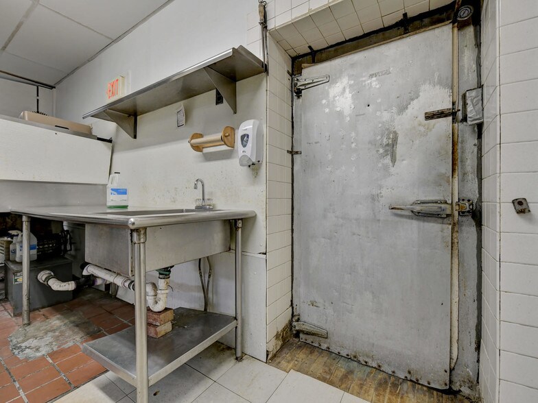 More Photos Of 638-640 Stokes Rd, Medford Restaurant For Sale