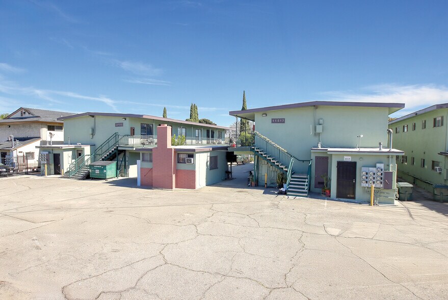 More Photos Of 11515-11517 Old River School Rd, Downey Apartments For Sale