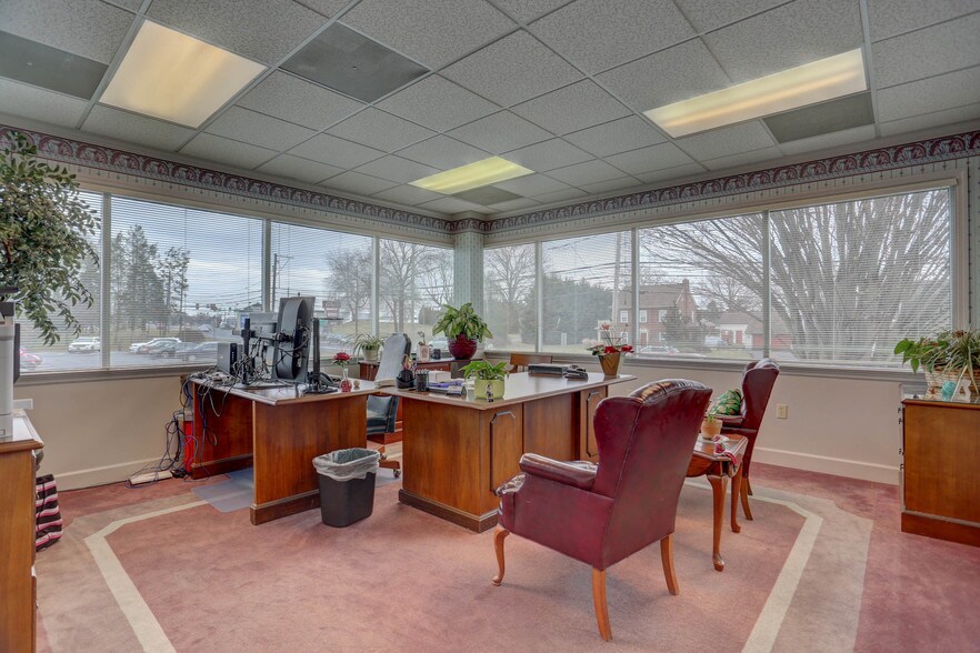 More Photos Of 930 Red Rose Ct, Lancaster Medical For Lease