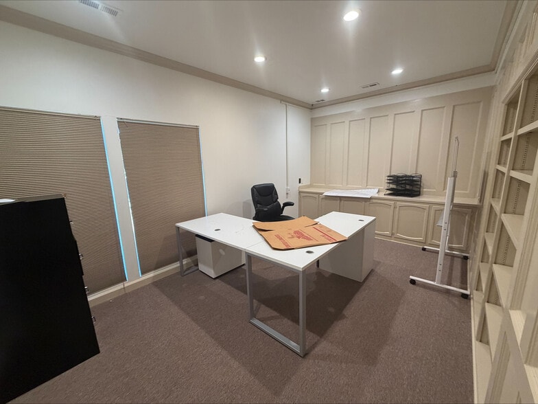 More Photos Of 2522 Grand Canal Blvd, Stockton Office For Lease