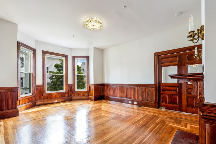 More Photos Of 180 Jackson St, Lawrence Office For Lease