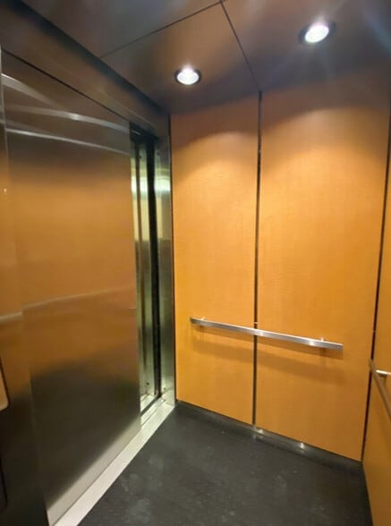 More Photos Of 79 Hudson St, Hoboken Loft Creative Space For Lease