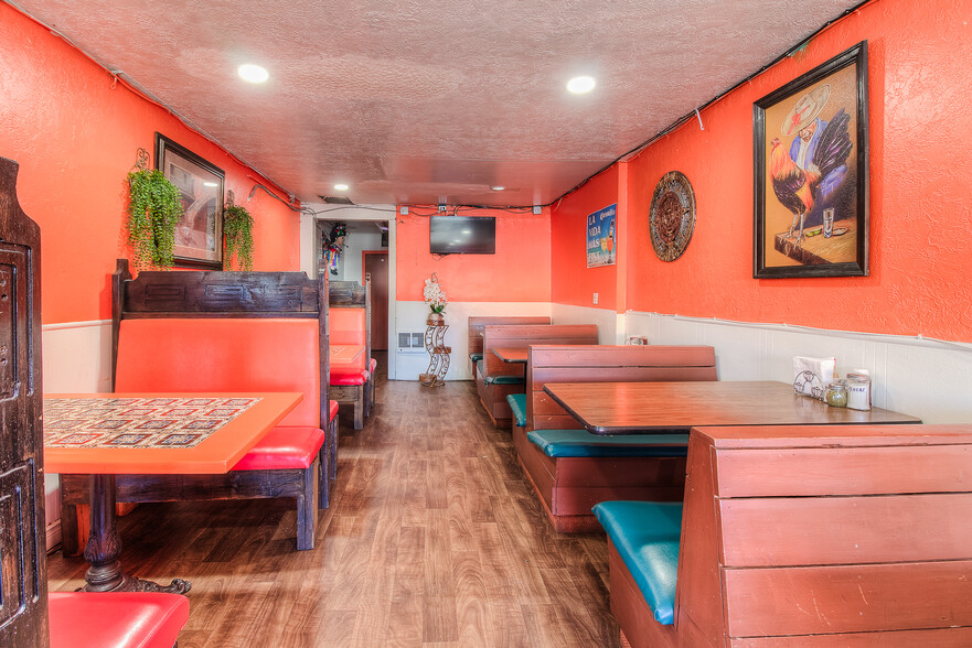 More Photos Of 1005-1009 N 1st Street, Yakima General Retail For Sale