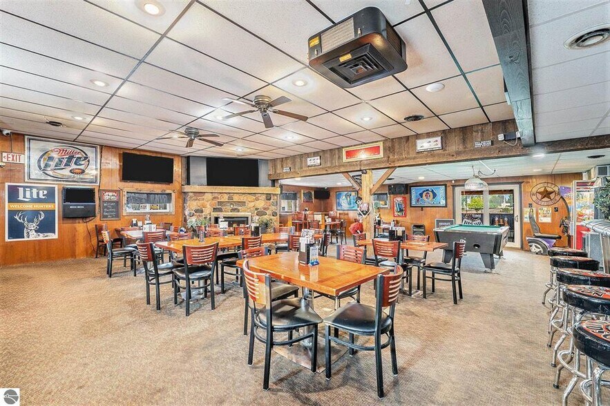 More Photos Of 116 W Wexford Ave, Buckley General Retail For Sale