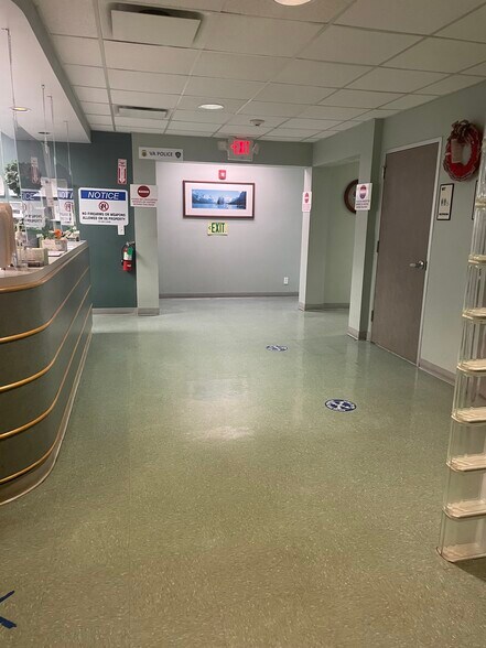 More Photos Of 3828 Avenue N, Galveston Hospital For Lease