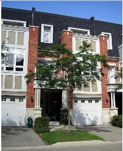 More Photos Of 165 Lakeshore Rd E, Mississauga Apartments For Lease