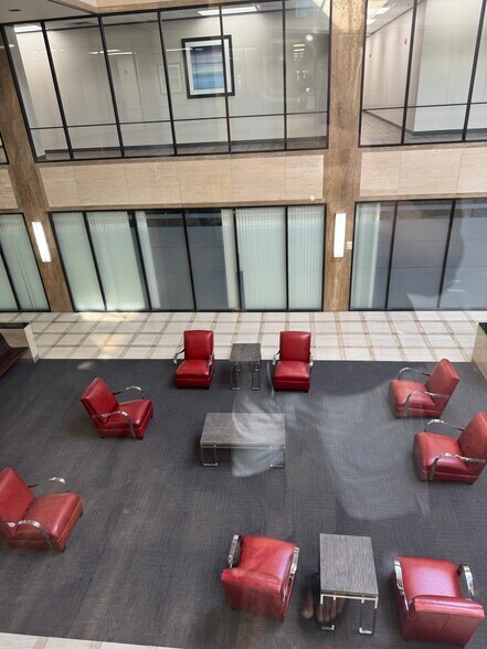 More Photos Of 1303 W Walnut Hill Ln, Irving Office For Lease