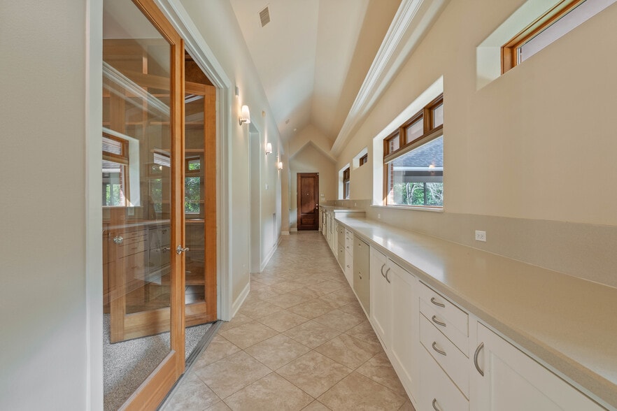 More Photos Of 16621 Hereford Dr, Tomball Flex For Sale