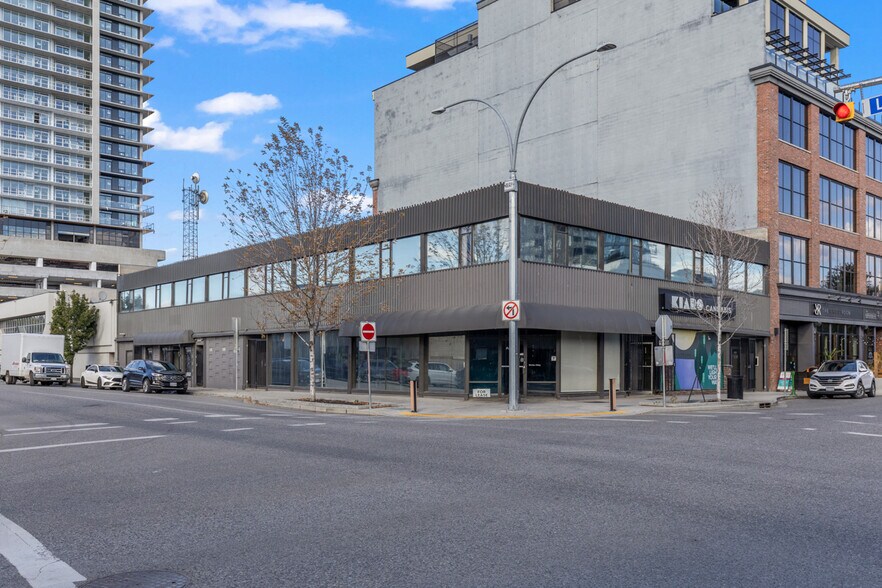 More Photos Of 1652 Pandosy St, Kelowna General Retail For Lease