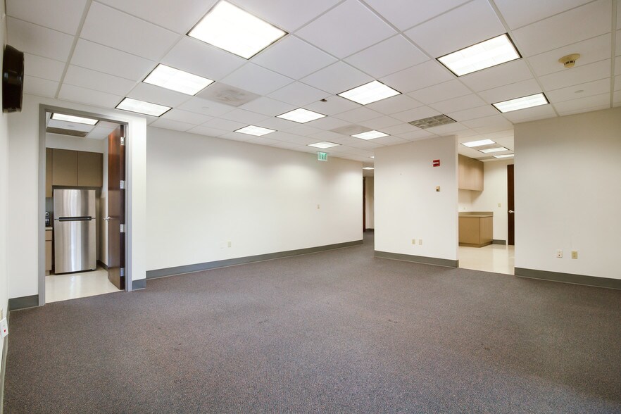 More Photos Of 1200 Brickell Ave, Miami Office For Lease