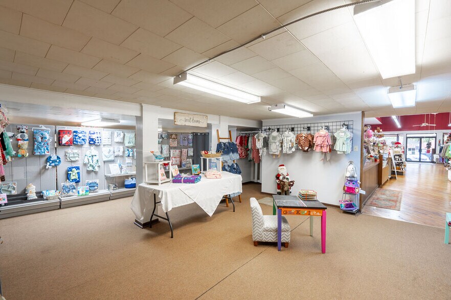 More Photos Of 106 W Columbia St, San Augustine Storefront Retail Office For Sale