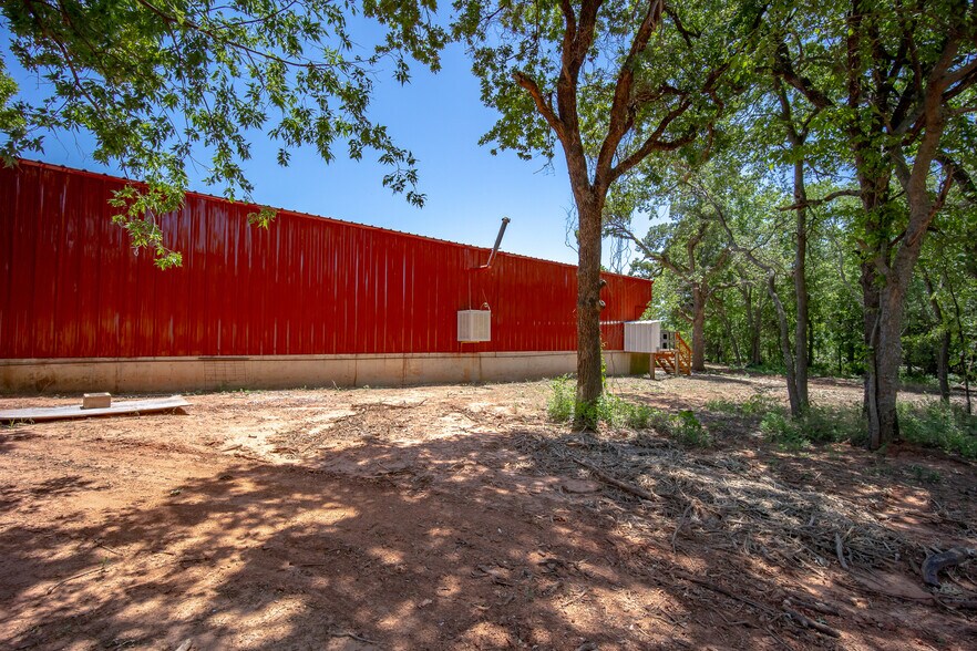 More Photos Of 1402 Veterans Memorial Hwy, Blanchard Warehouse For Sale