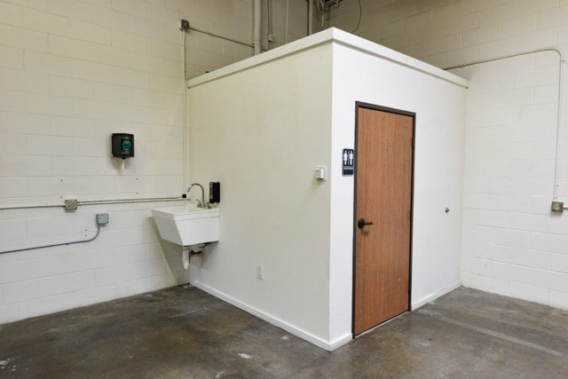 More Photos Of 17124 S Western Ave, Gardena Warehouse For Lease