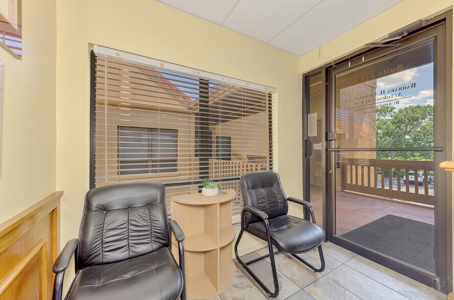 More Photos Of 2831 Ringling Blvd, Sarasota Medical For Sale