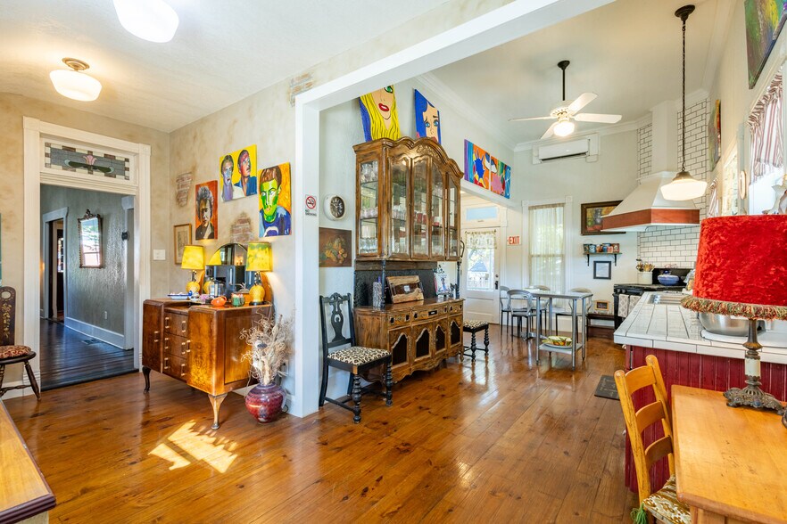 More Photos Of 1092 W Tarleton St, Stephenville Hospitality For Sale