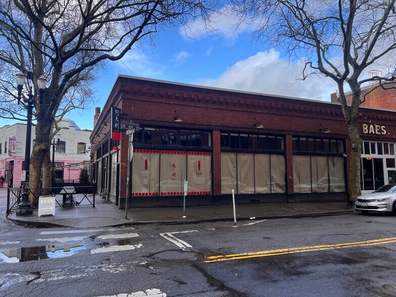 More Photos Of 36-50 SW 3rd Ave, Portland Storefront For Lease
